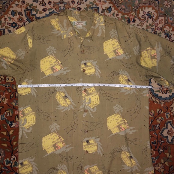 Tommy Bahama Men’s Silk Short Sleeve Buttondown - Picture 5 of 8